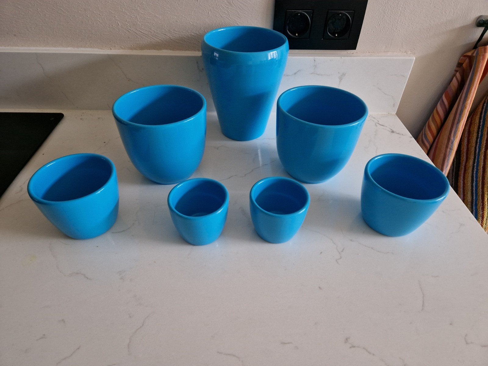 Set vaas en 6 bloempotjes turquoise blauw, Tuin en Terras, Bloempotten, Ophalen, Rond, Binnen, Zo goed als nieuw