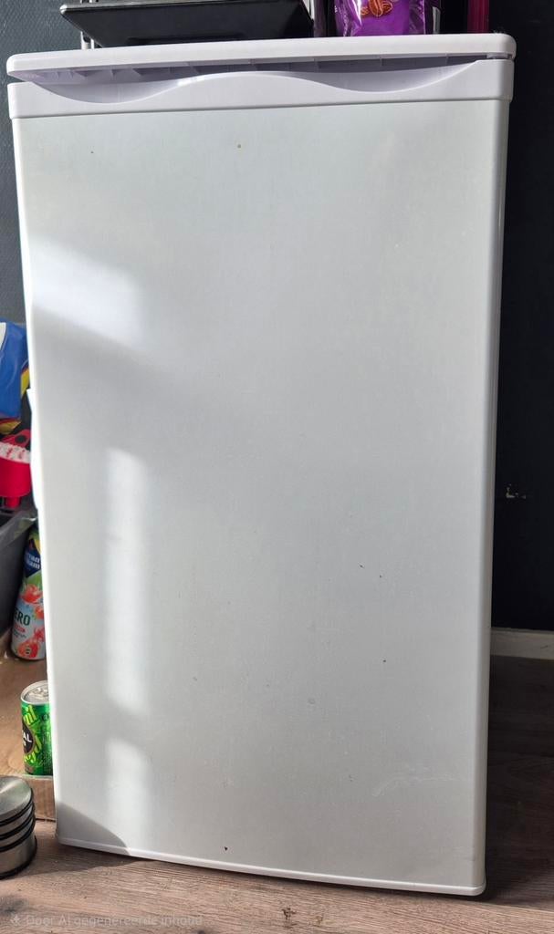 Compacte koelkast - Ideaal voor kleine ruimtes, Witgoed en Apparatuur, Minder dan 75 liter, Ophalen, Zonder vriesvak, Minder dan 85 cm