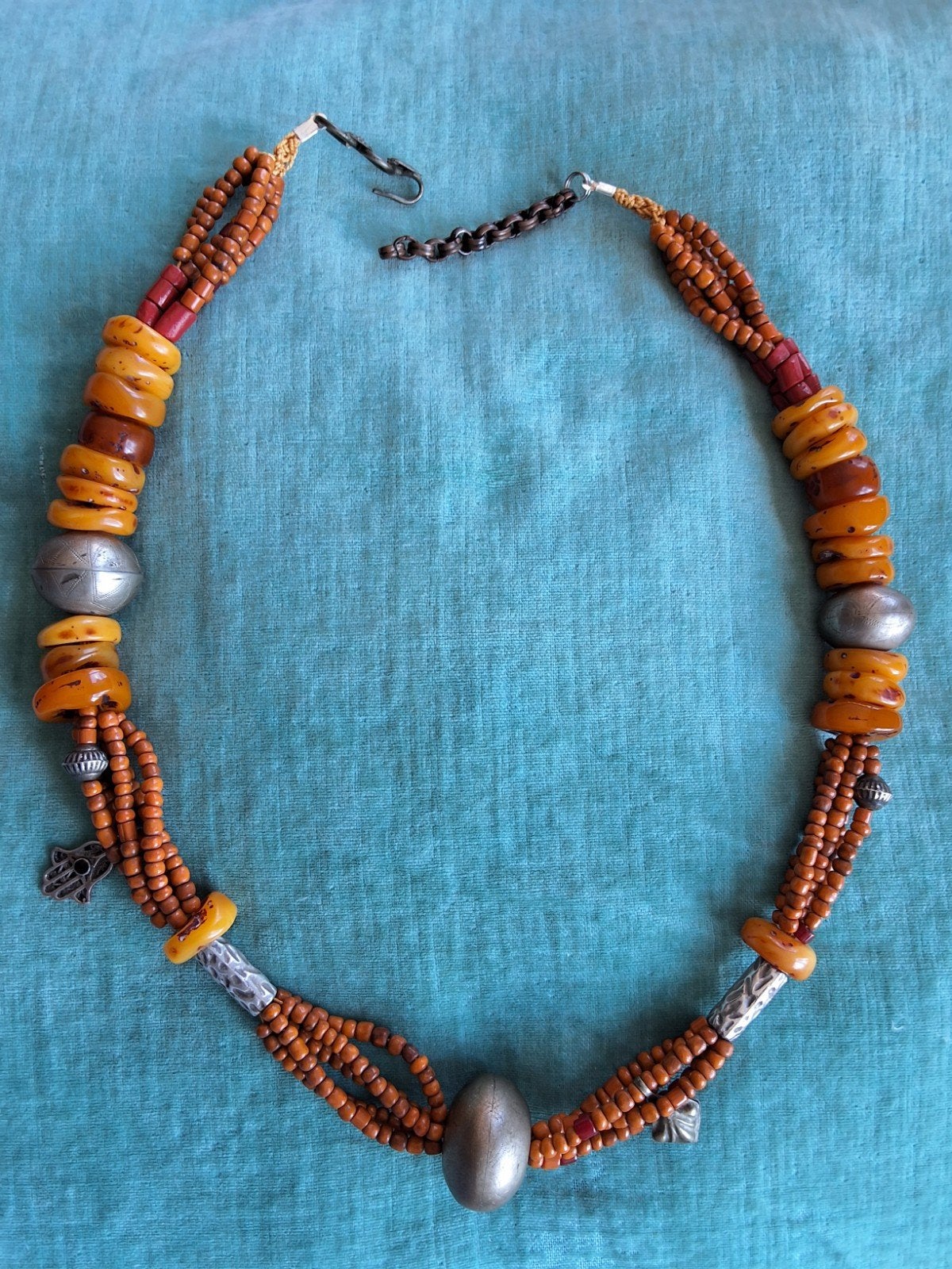 Handgemaakte Etnische Ketting met Glaskralen en Hamsa, Overige kleuren, Nieuw, Ophalen of Verzenden, Overige materialen