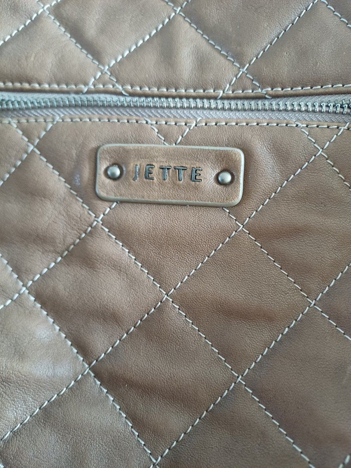 Jette handtas / schoudertas - bruin, Sieraden, Tassen en Uiterlijk, Tassen | Damestassen, Ophalen, Zo goed als nieuw, Bruin, Handtas
