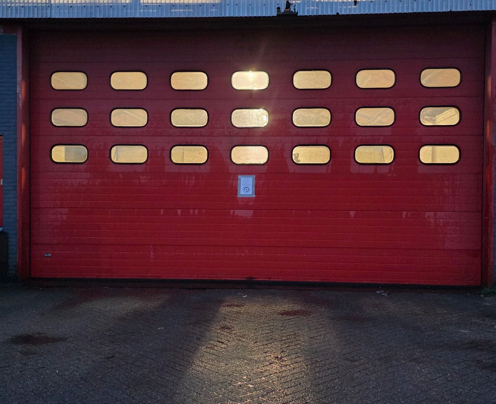 7430 x 4300 Alsta overheaddeur roldeur garagedeur, Ophalen, Garagedeur, Vouwdeur, Kunststof