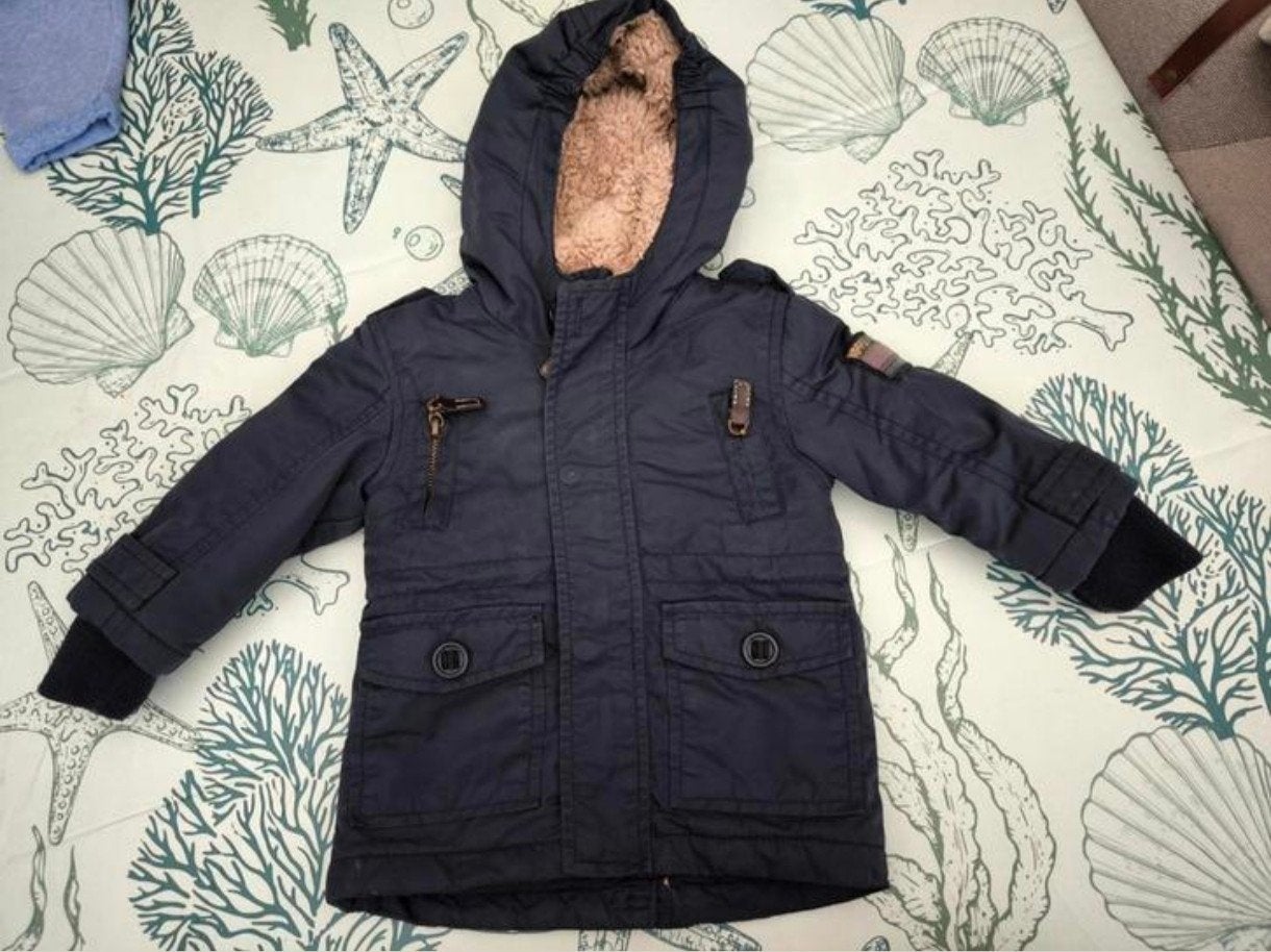 Stoere winterjas maat 74, Kinderen en Baby's, Babykleding | Maat 86, Ophalen, Zo goed als nieuw, Jongetje, Jasje