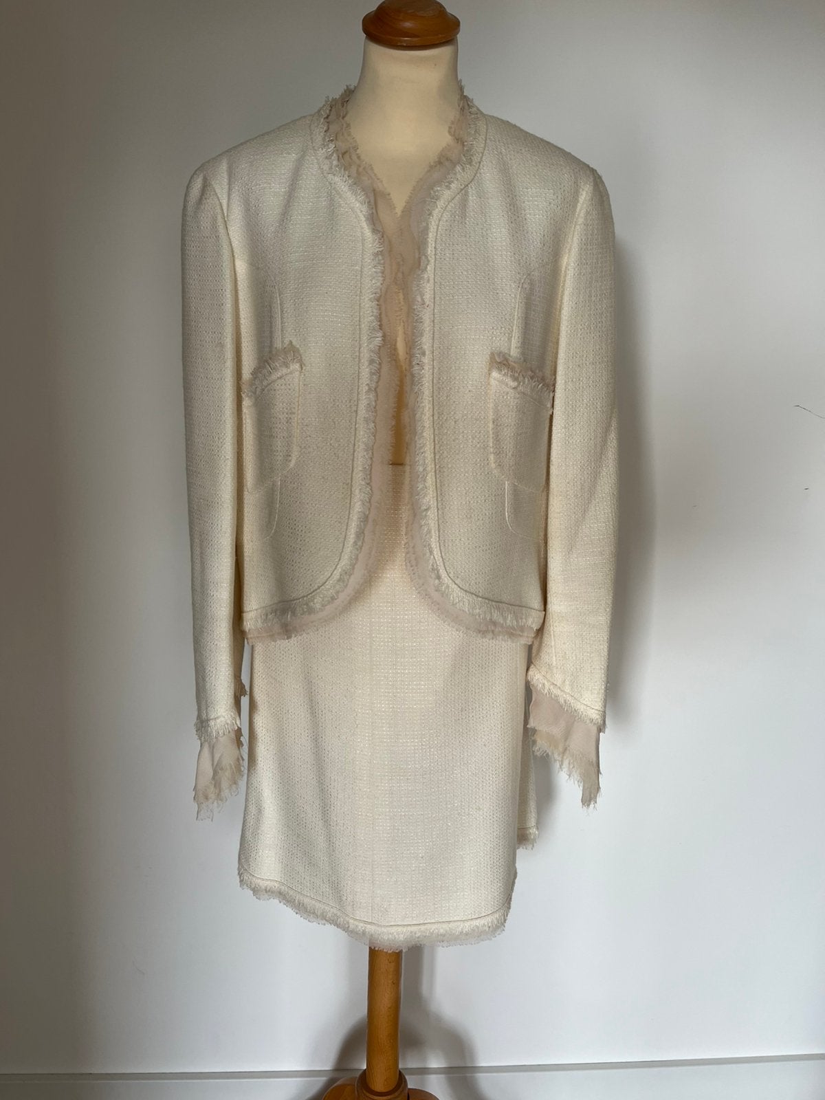 Chanel Mantelpakje (Jasje+ Rok) – Maat 44 / L, Ophalen of Verzenden, Gedragen, Maat 42/44 (L), Wit