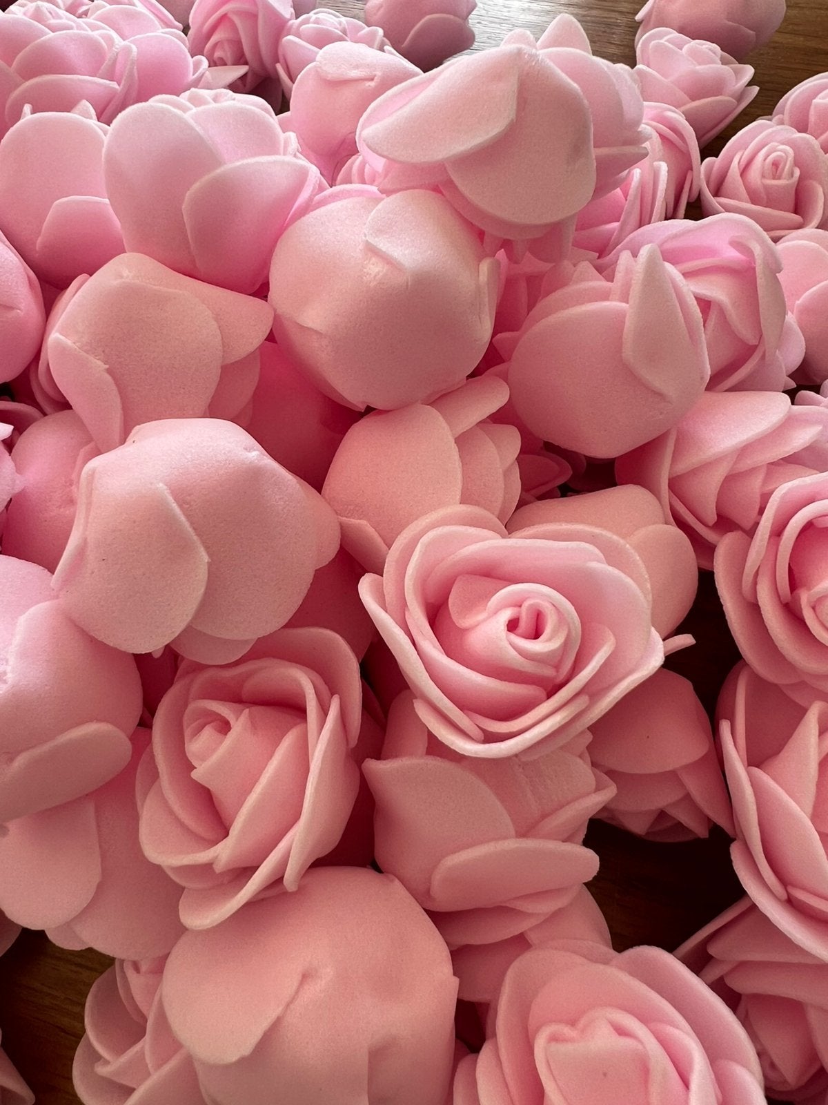 30 rozen schuim  lichtroze 3,5cm in diverse kleuren roosjes, Ophalen of Verzenden, Nieuw
