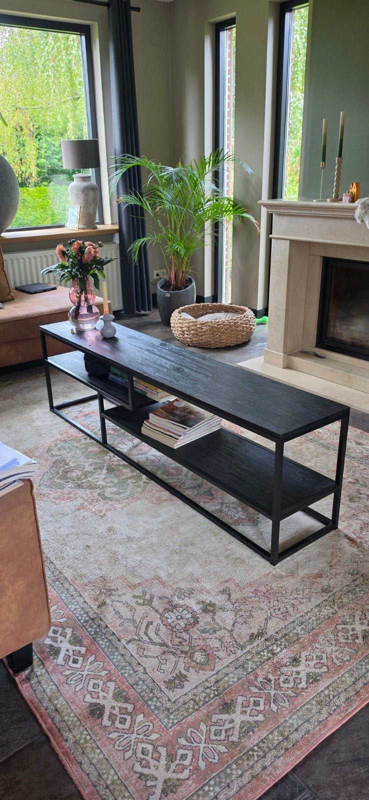 Zwarte salontafel met opbergruimte 175*35*50 cm, Minder dan 50 cm, Modern, Industrieel, Zo goed als nieuw, 150 tot 200 cm
