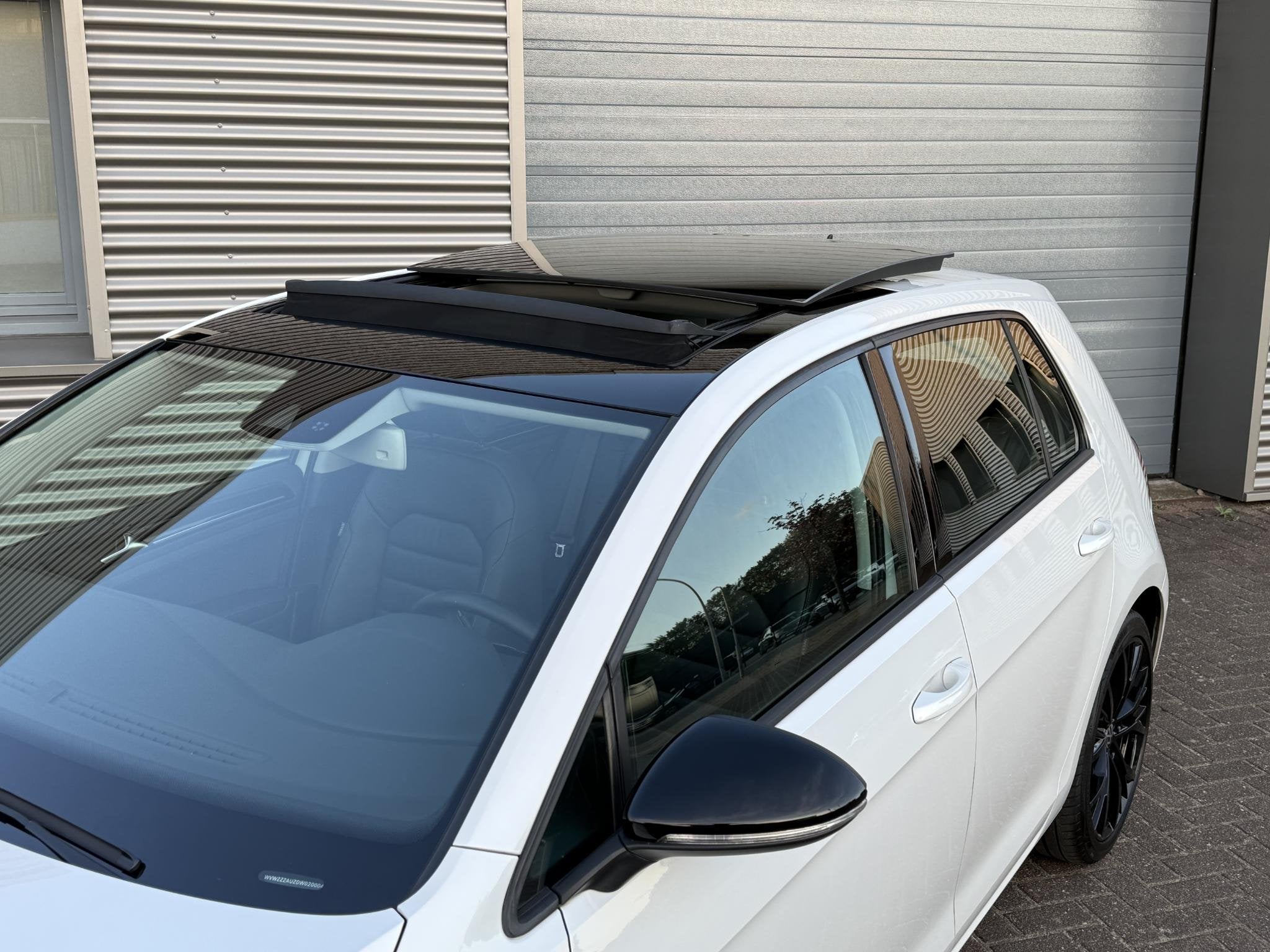 Volkswagen Golf 1.4 TSI ACT Highline Pano|Leder|ACC|Keyless|, Auto's, Gebruikt, 4 cilinders, Wit, Leder
