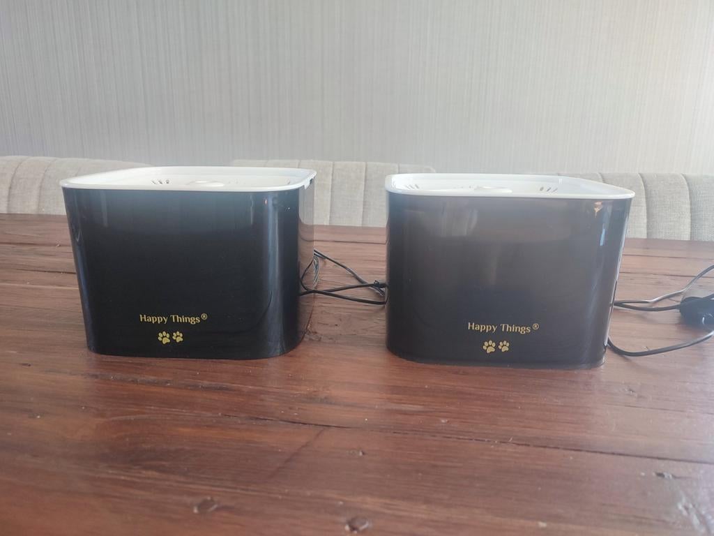 Twee drinkfonteinen Happy Things (ook per stuk te koop), Ophalen of Verzenden, Zo goed als nieuw