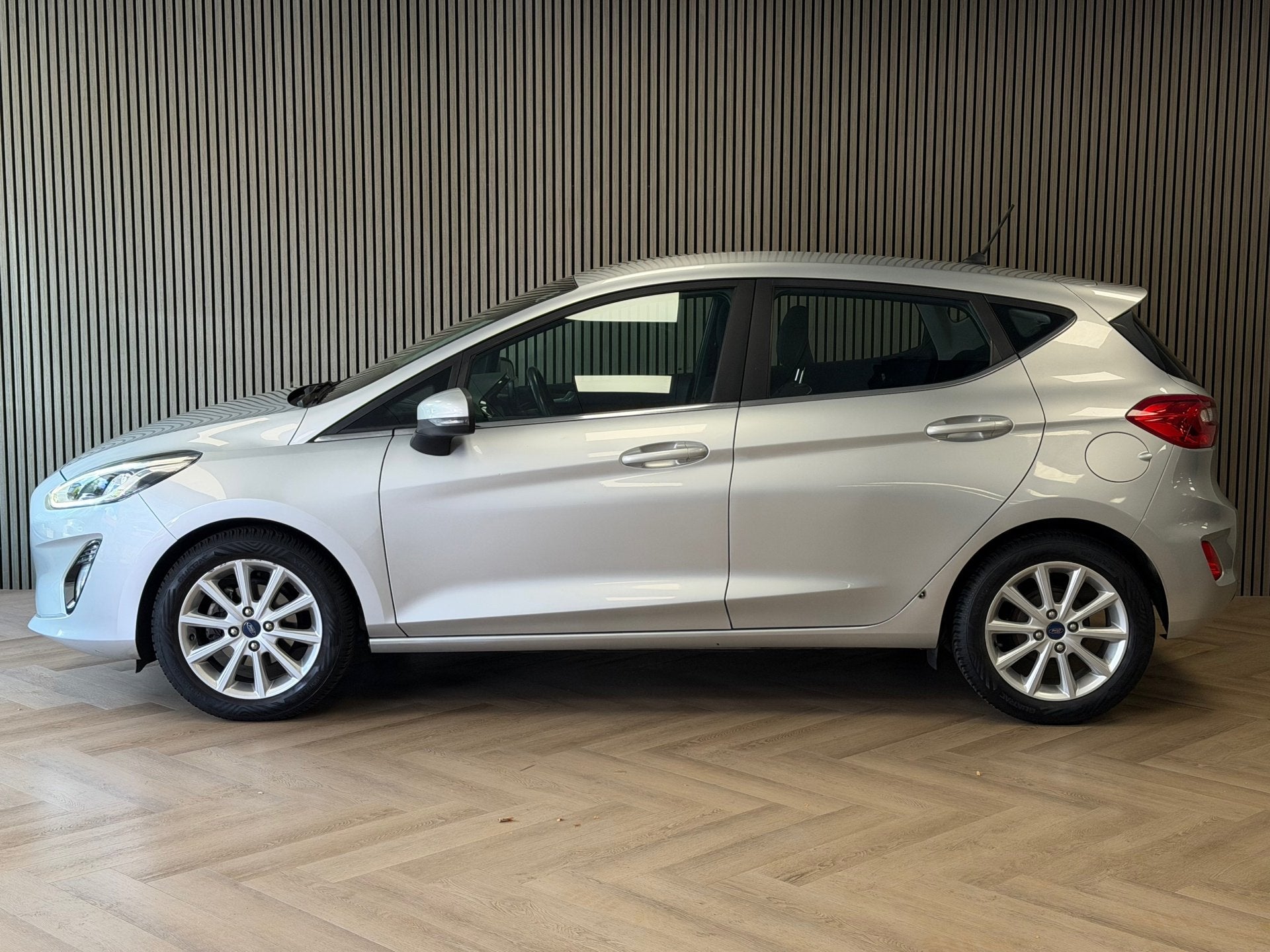 Ford Fiesta 1.1 Trend AIRCO APPLE CARPLAY BLUETOOTH CRUISE P, Voorwielaandrijving, Met garantie (alle), 23 km/l, Bedrijf