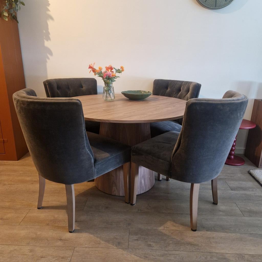 Vier eetkamerstoelen in landelijke stijl, Huis en Inrichting, Stoelen, Ophalen