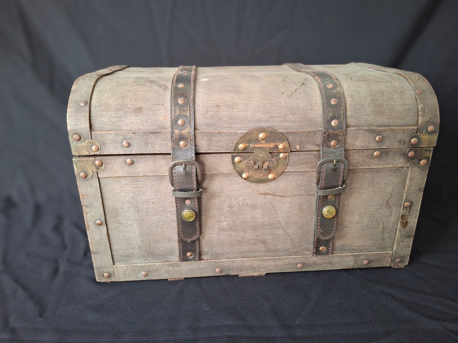 Vintage houten kist met lederen banden en metalen beslag, Ophalen of Verzenden
