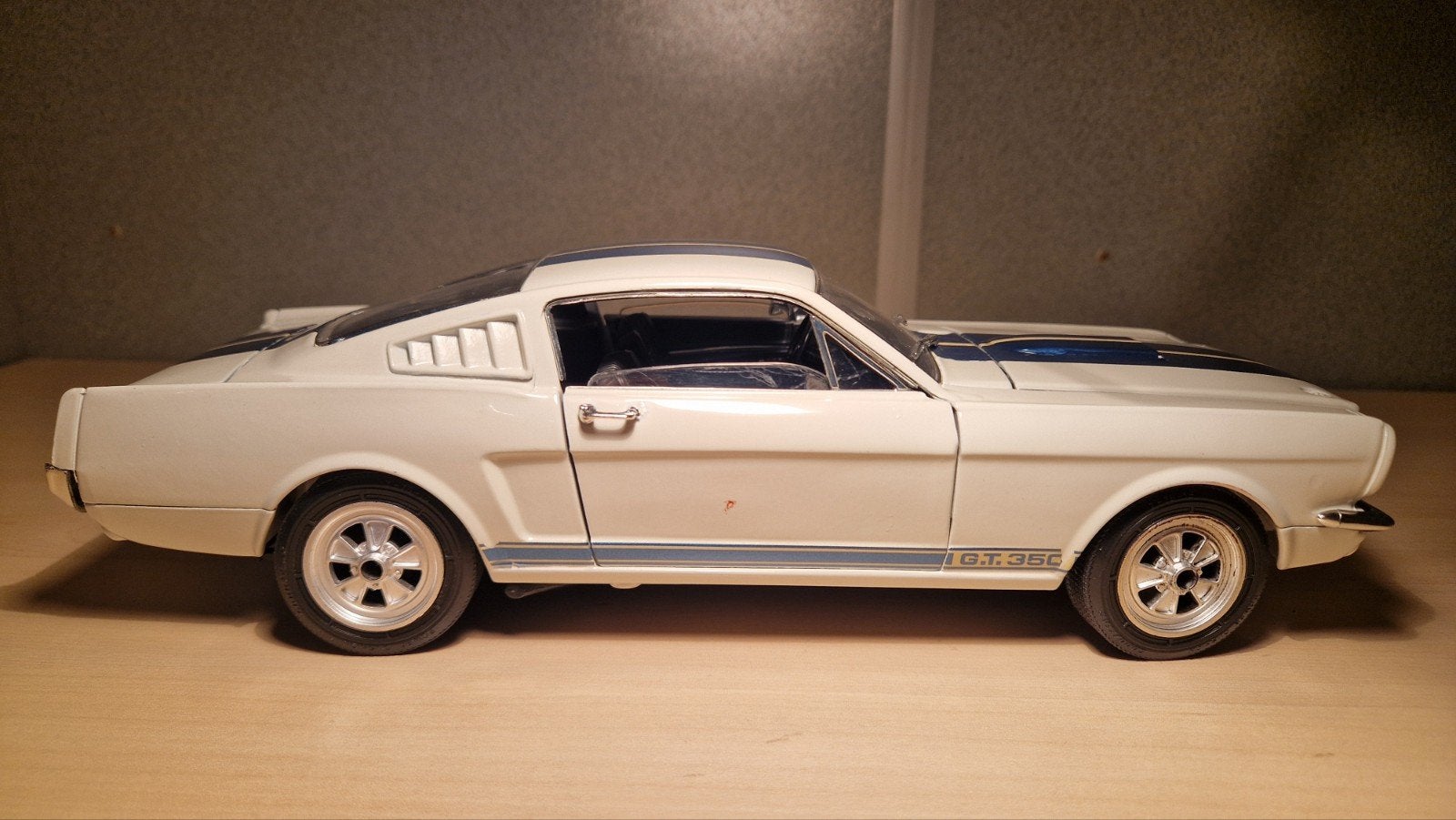 Jouef Evolution Ford Mustang 350GT Modelauto, Hobby en Vrije tijd, Modelauto's | 1:18, Ophalen of Verzenden