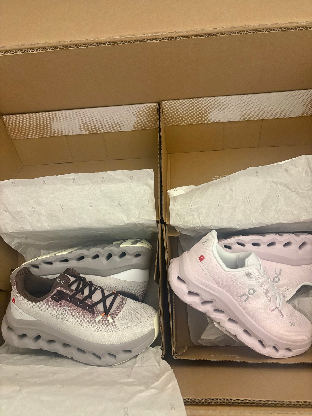 On Cloud hardloopschoenen - Nieuw, Kleding | Dames, Schoenen, Ophalen of Verzenden, Nieuw, Roze, Sportschoenen