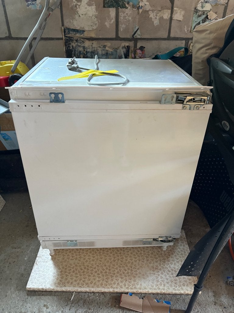 Koelkast BEKO, Ophalen, 120 tot 140 cm, 200 liter of meer, 45 tot 60 cm