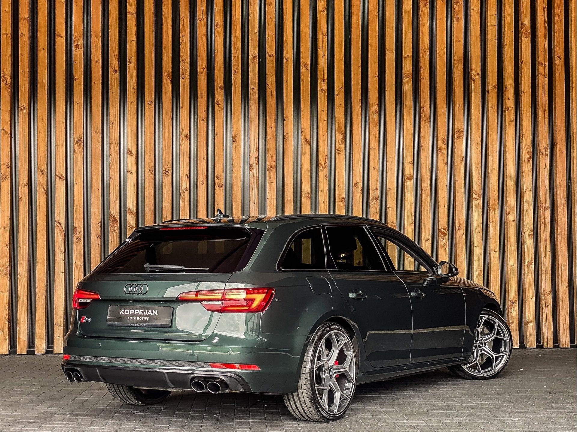 Audi A4 Avant S4 3.0 TFSI 354pk Quattro Pro Line Plus | UNIE, Gebruikt, 2995 cc, 1650 kg, Leder