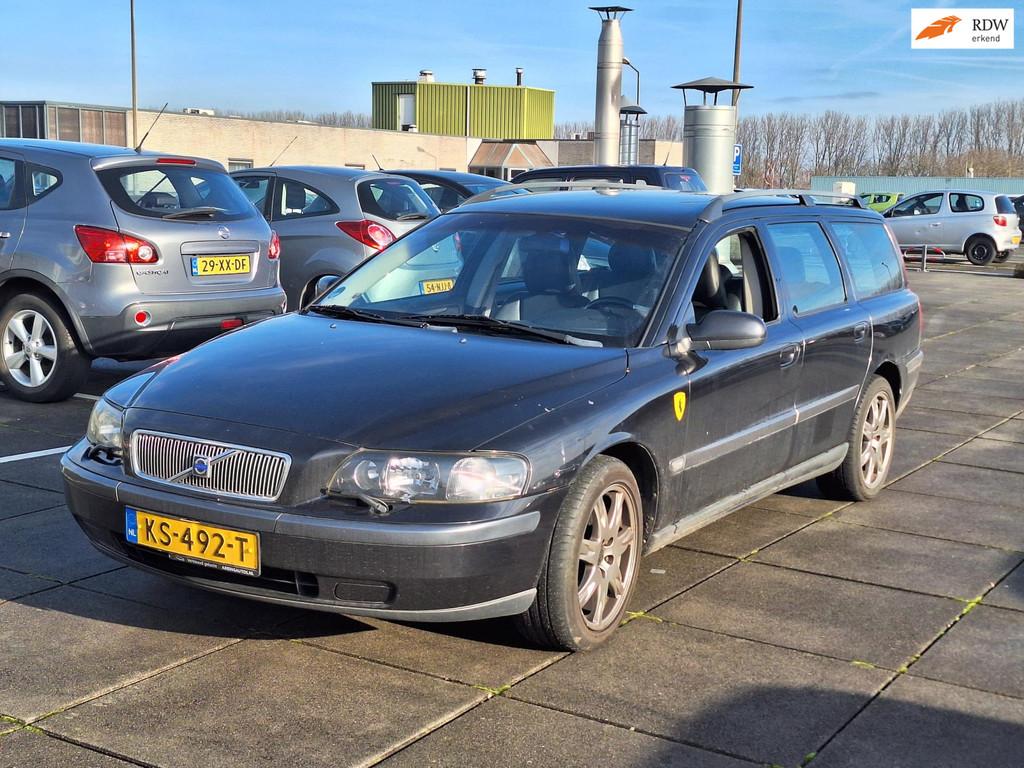 Volvo V70 €2250,- Apk 2027 , Rijd Goed !, Auto's, Zwart, Zwart, Euro 4, 84 €/maand