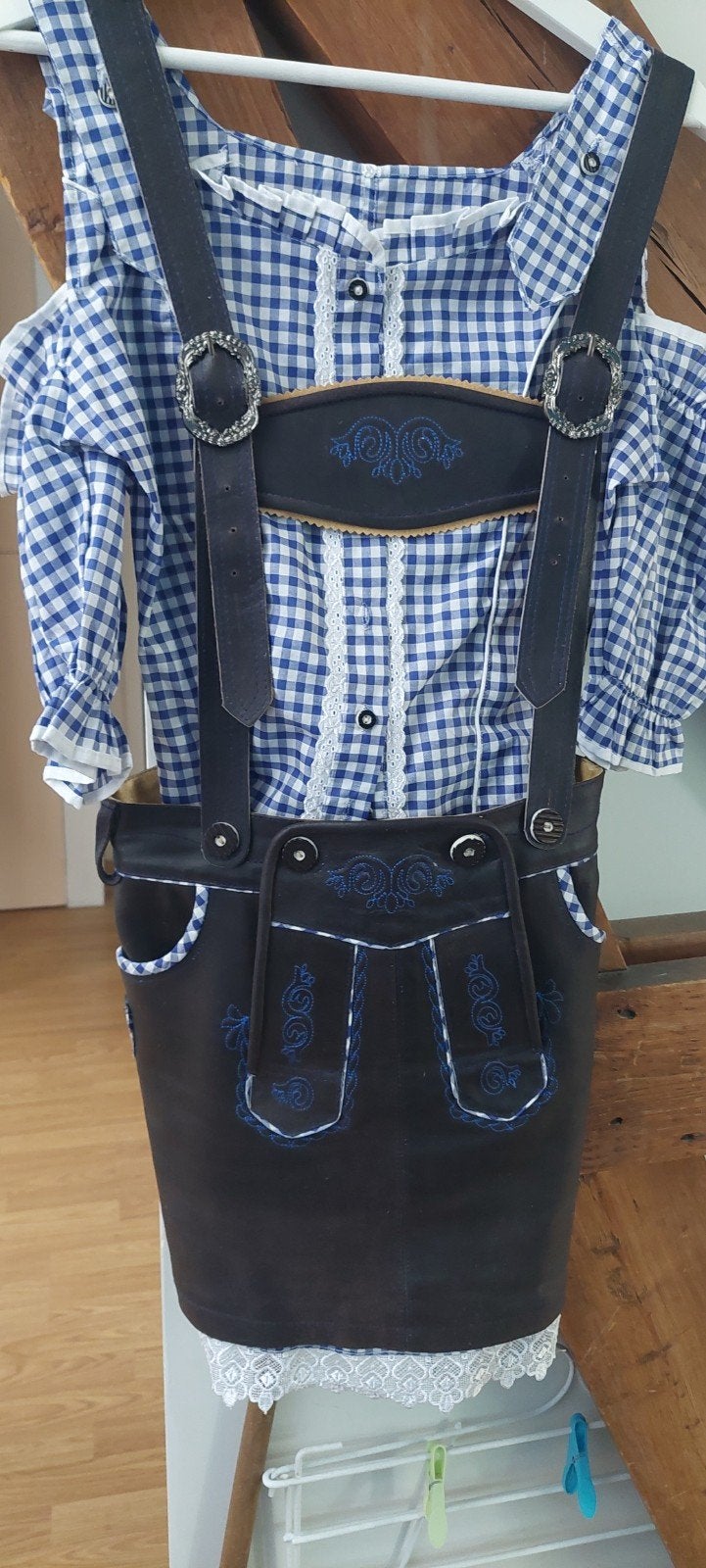 Dirndl jurk, blouse blauw geblokt en witte kousen maat S, Ripe IND, Ophalen of Verzenden, Kleding, Maat 36 (S)
