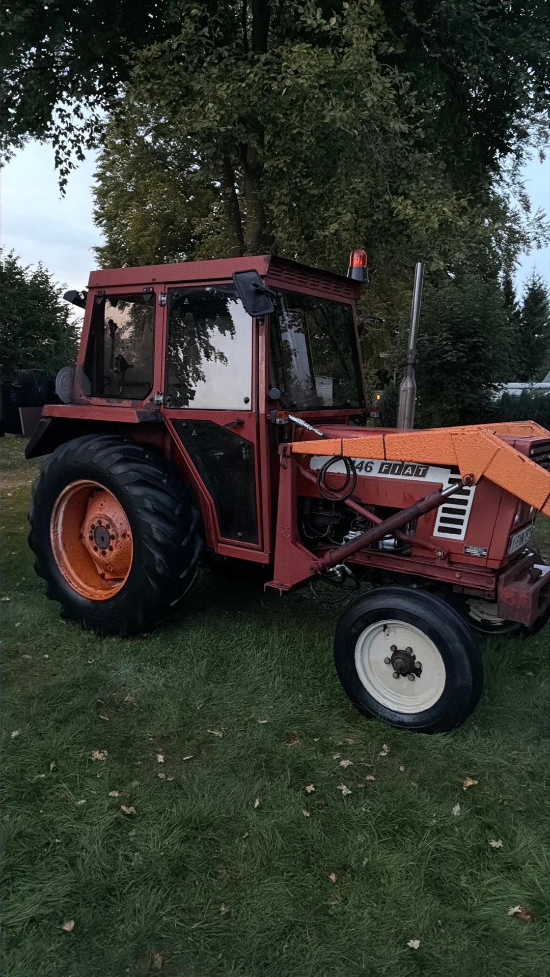 Fiat tractor met voorlader - Ideaal voor boerderijwerk, 80 tot 120 Pk, Gebruikt, Meer dan 10000, Ophalen of Verzenden