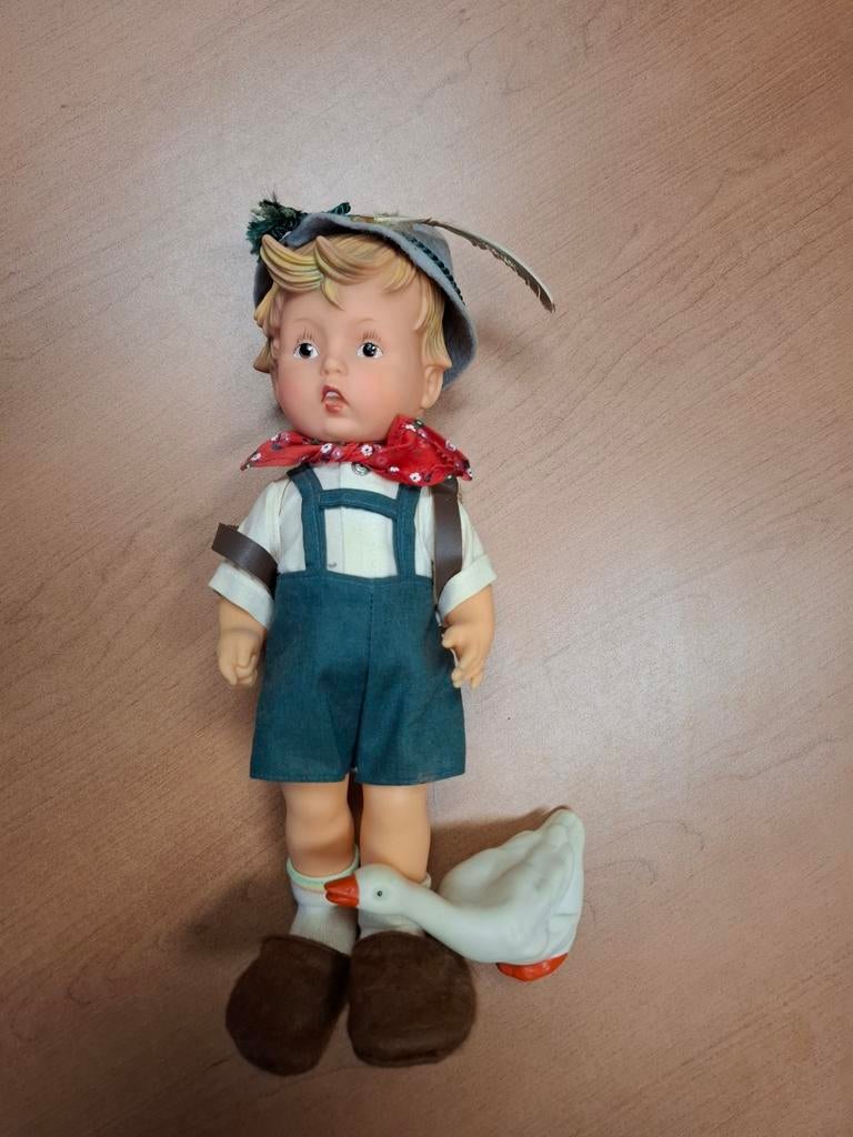 Vintage Hummel jongenspop met Gans - Traditionele Kleding, Ophalen of Verzenden