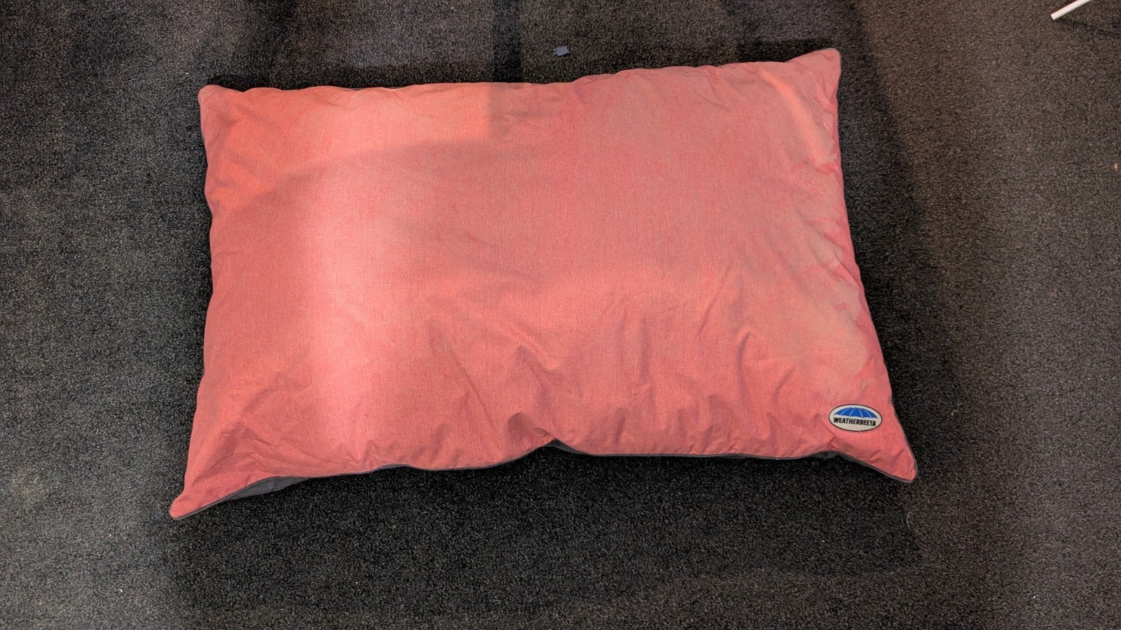 Weatherbeeta waterafstotend honden kussen 100x80cm, Dieren en Toebehoren, Hondenmanden, Ophalen, Zo goed als nieuw, Polyester
