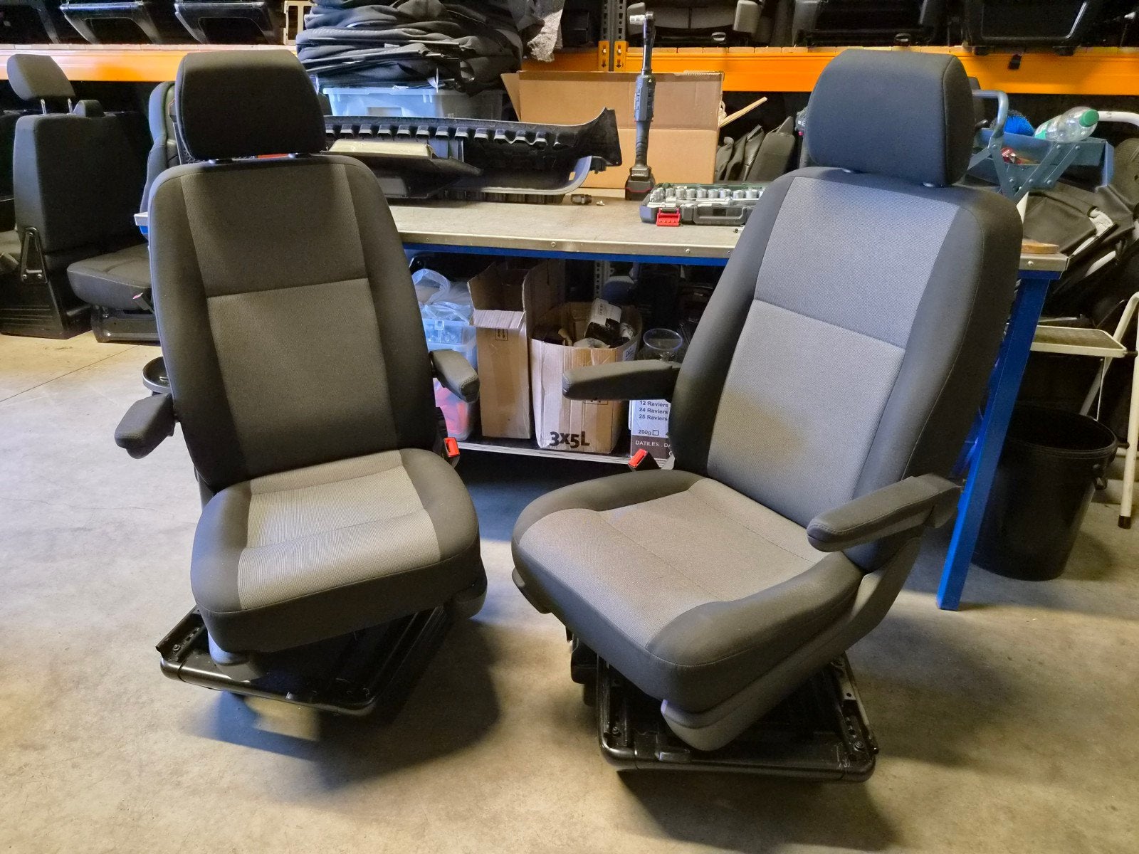 VW TRANSPORTER T5 T6 SET ORIGINELE COMFORT DRAAISTOELEN, Auto-onderdelen, Ophalen of Verzenden, Volkswagen