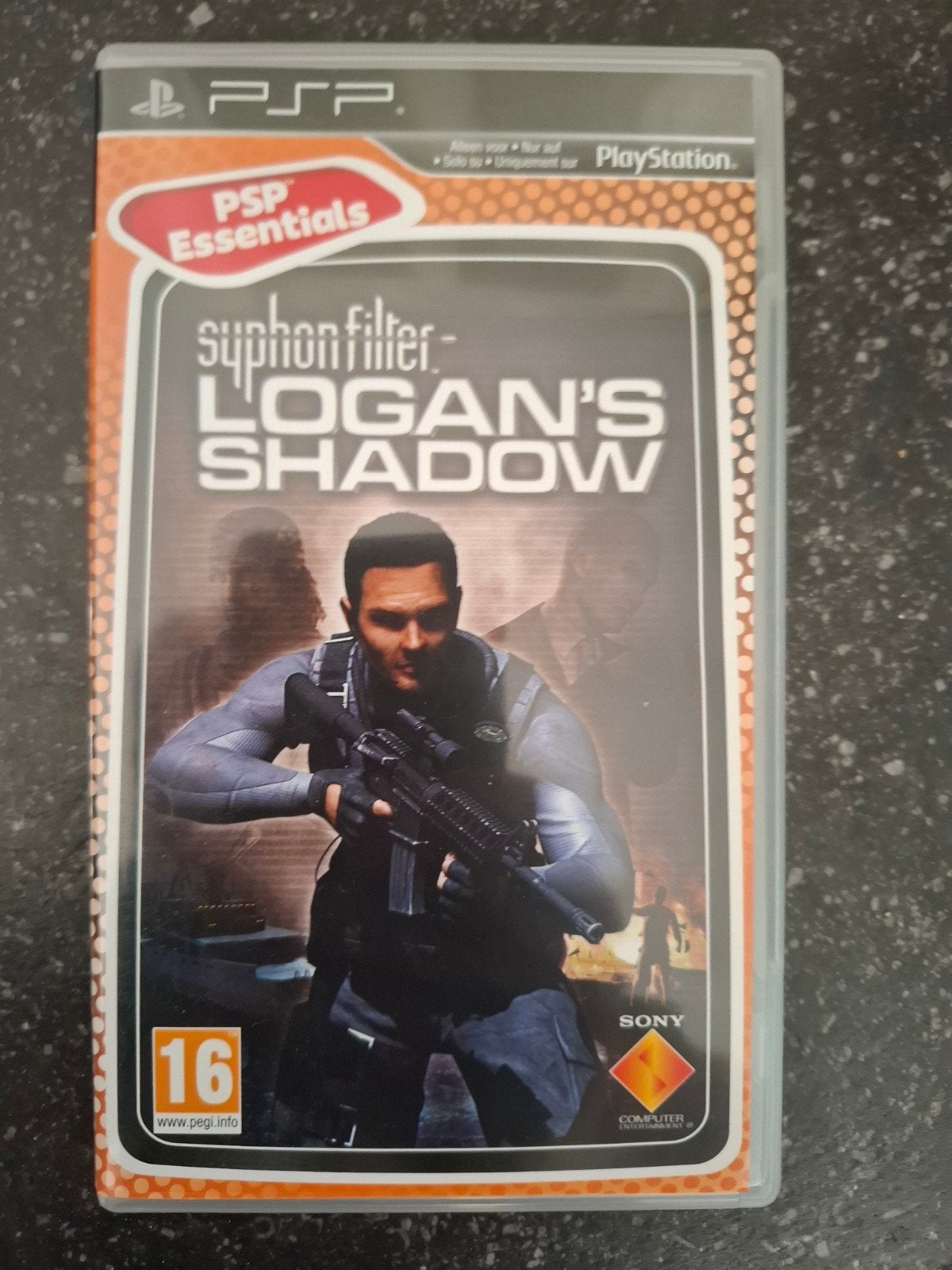 Syphon Filter: Logan's Shadow - PSP Essentials, Spelcomputers en Games, Ophalen