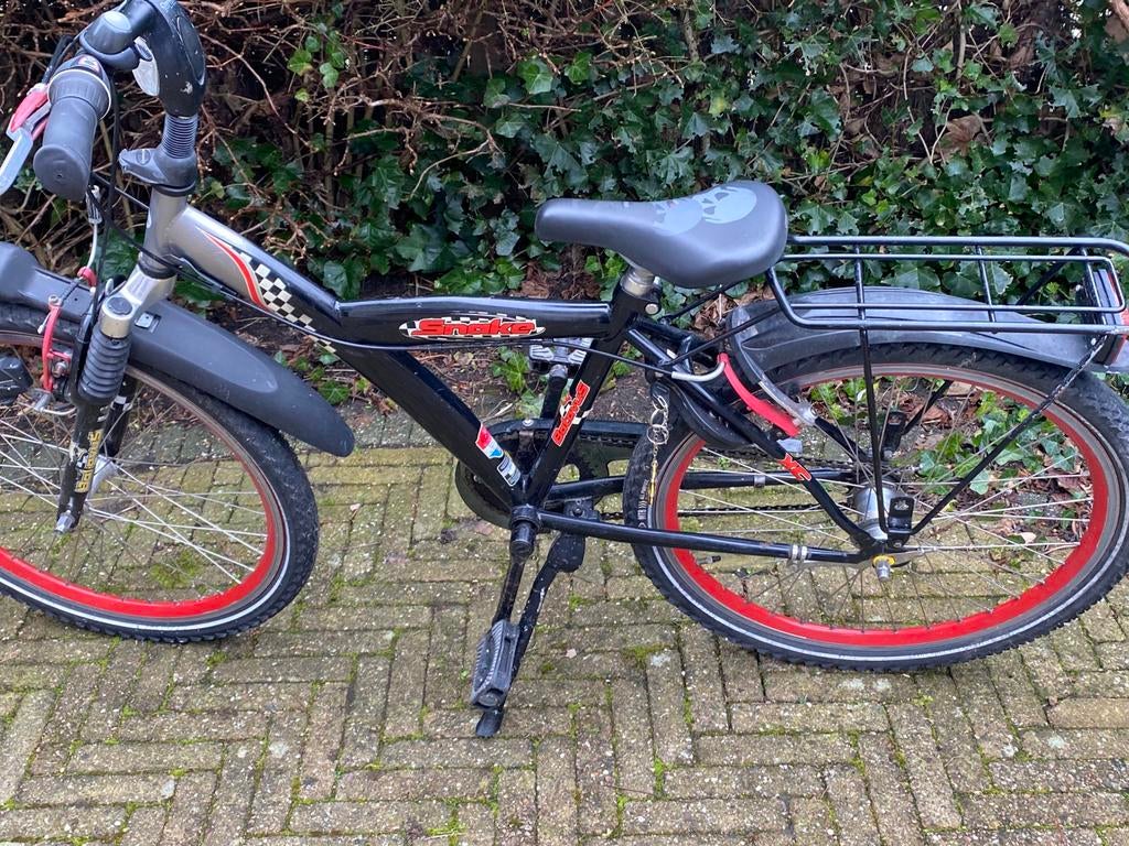Hele mooie Batavus snake rood en zwart framemaat 24, Fietsen en Brommers, Fietsen | Jongens, Ophalen, Gebruikt, 24 inch, Versnellingen