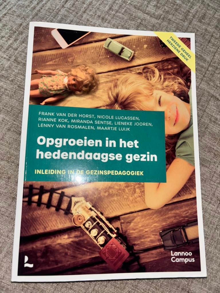 Nicole Lucassen - Opgroeien in het hedendaagse gezin, Boeken, Verzenden, Zo goed als nieuw, Nicole Lucassen; Rianne Kok; Miranda Sentse; Lieneke Jooren; ...