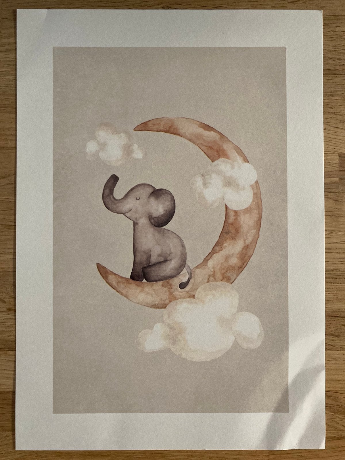 Dreaming Elephant  Olifant en Maan Poster van  Desenio, Verzenden, Zo goed als nieuw, Wanddecoratie