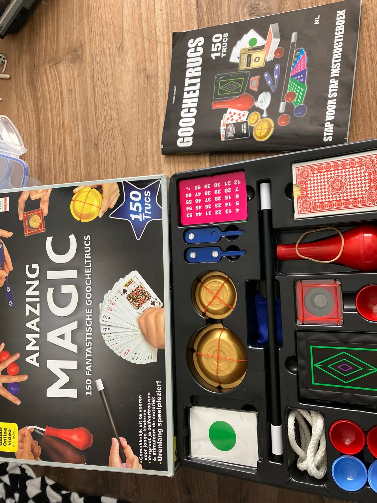 Hanky Panky Amazing Magic Goocheltrucs Set - 150 Trucs, Ophalen of Verzenden, Zo goed als nieuw, Ontdekken