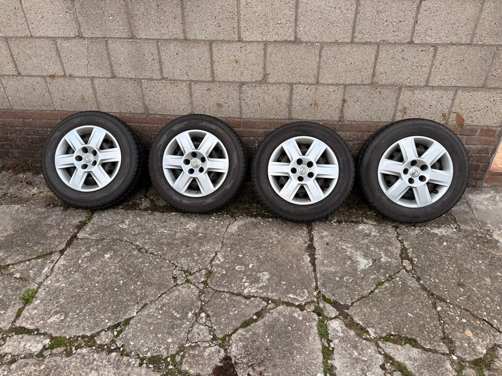 Nissan velgen met banden 5x114,3 225/60R16, Ophalen, Gebruikt