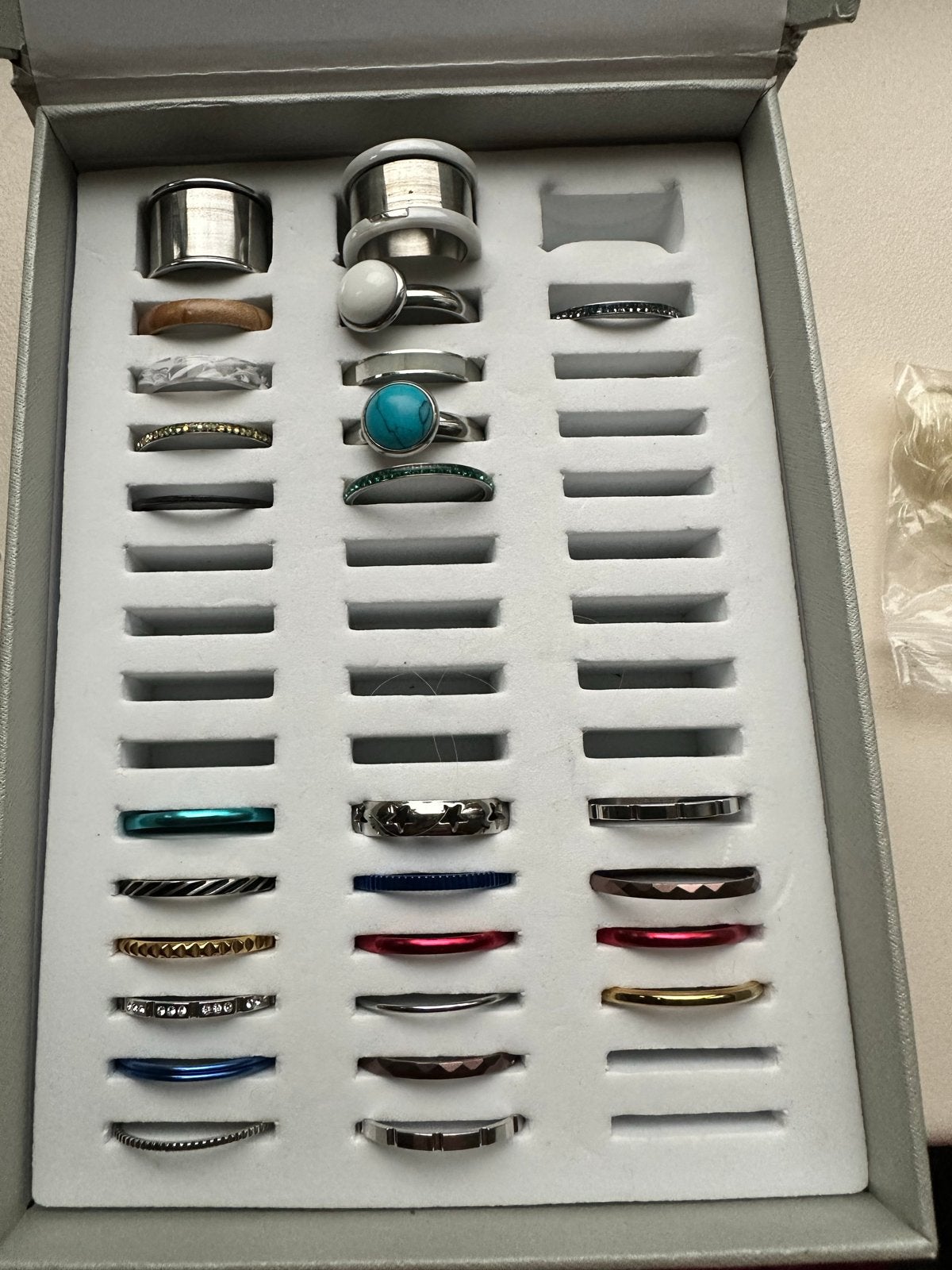 Ixxxi ringen in maat 18., Met kristal, Overige kleuren, Ophalen of Verzenden, Zo goed als nieuw