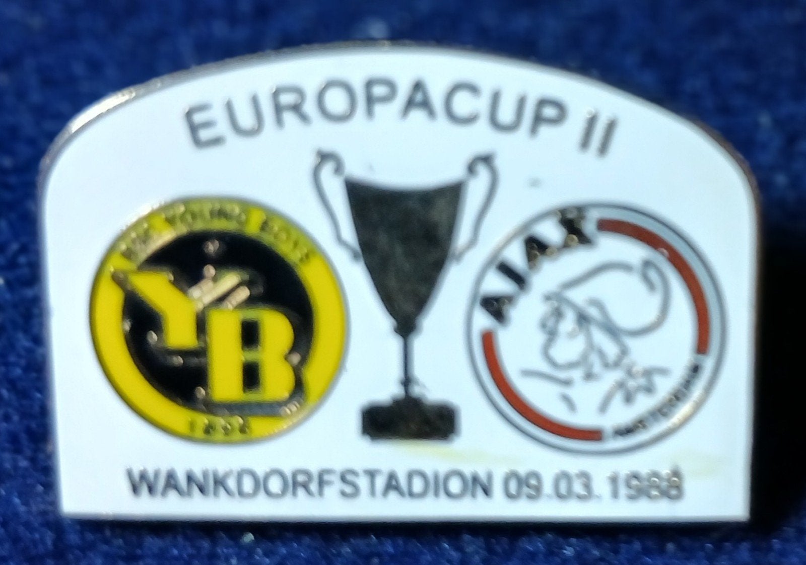 Ajax Europacup II Speldje 1986 - Young Boys Wankdorfstadion, Ophalen of Verzenden, Zo goed als nieuw, Ajax, Overige typen
