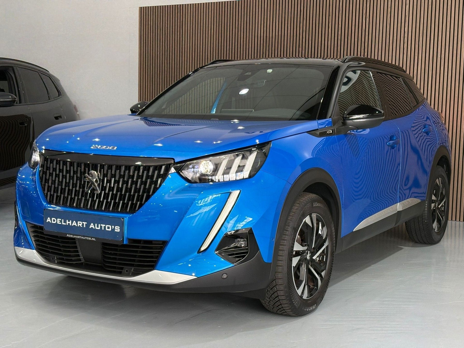 Peugeot 2008 1.2 PureTech GT Automaat / Navigatie full map /, Auto's, Peugeot, Gebruikt, Zwart, 1199 cc, Bedrijf