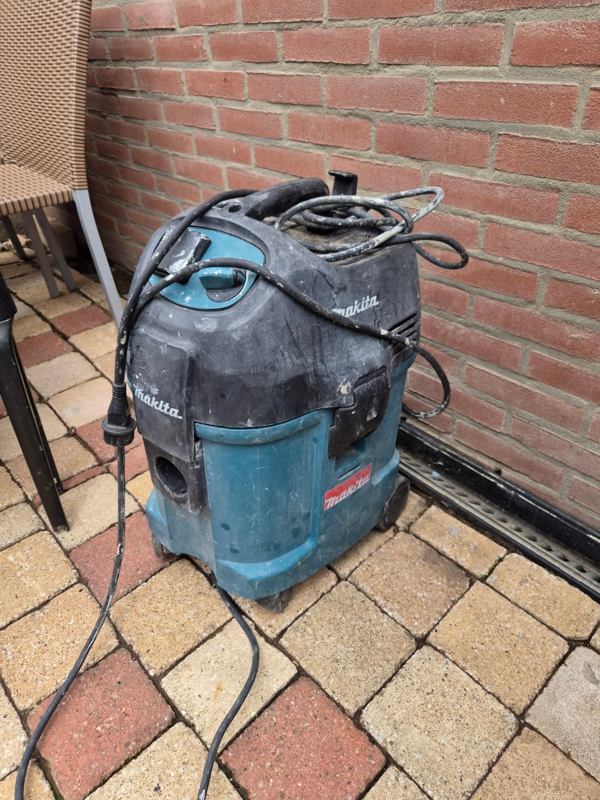 Makita bouwstofzuiger - Krachtige industriële stofzuiger, Ophalen, Inclusief accessoires, Gebruikt, Industriële stofzuiger
