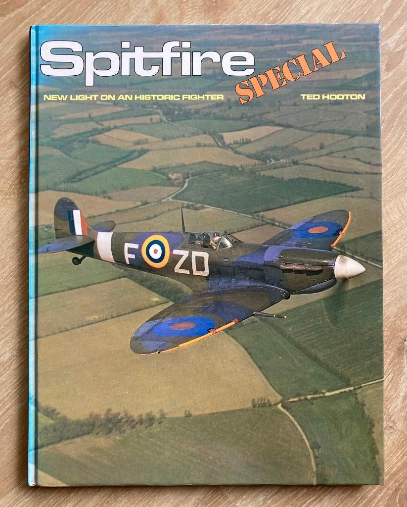 Spitfire special door Ted Hooton, Tweede Wereldoorlog, Verzenden, Zo goed als nieuw, Luchtmacht