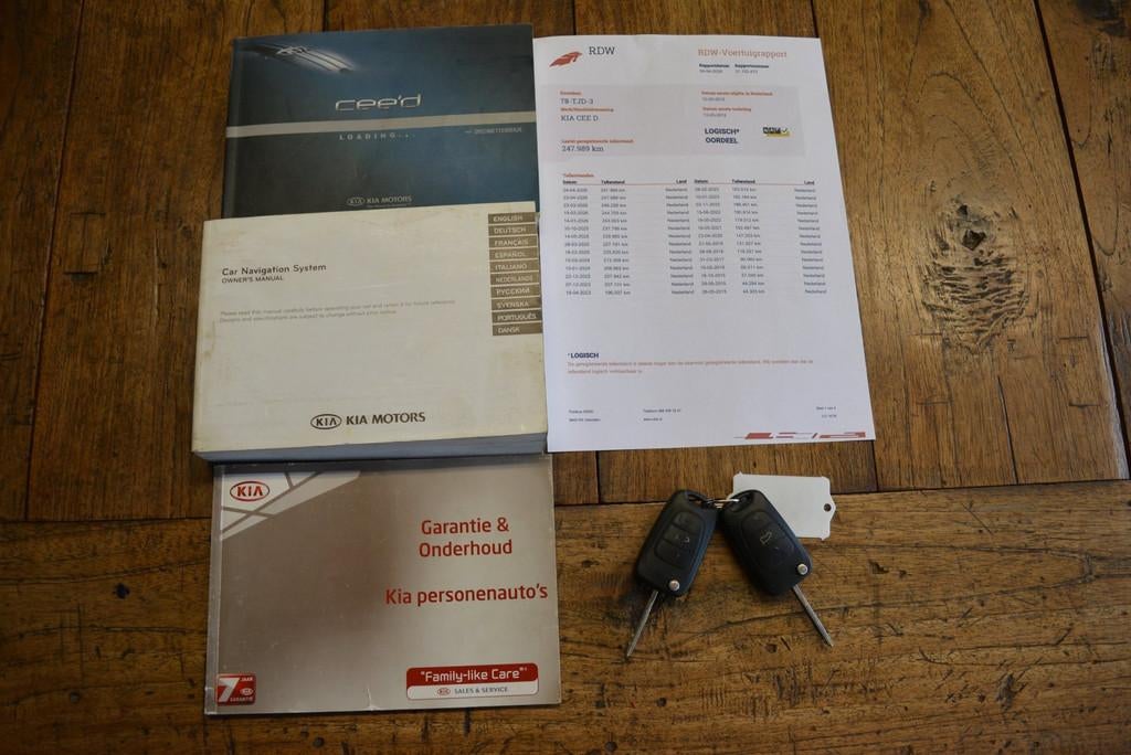 Kia Cee'd Sporty Wagon 1.4 CVVT Navigator Plus Pack | Navi |, Voorwielaandrijving, Euro 5, Stof, Gebruikt