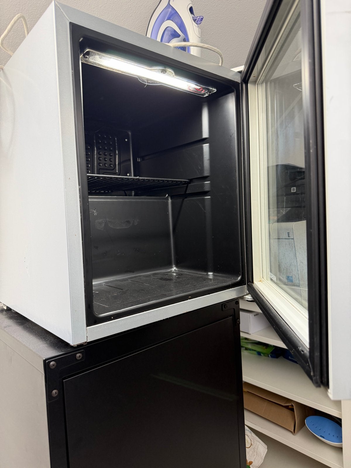 Husky Mini Koelkast minibar koelkast met licht, Zonder vriesvak, Minder dan 85 cm, Ophalen of Verzenden, Energieklasse A of zuiniger