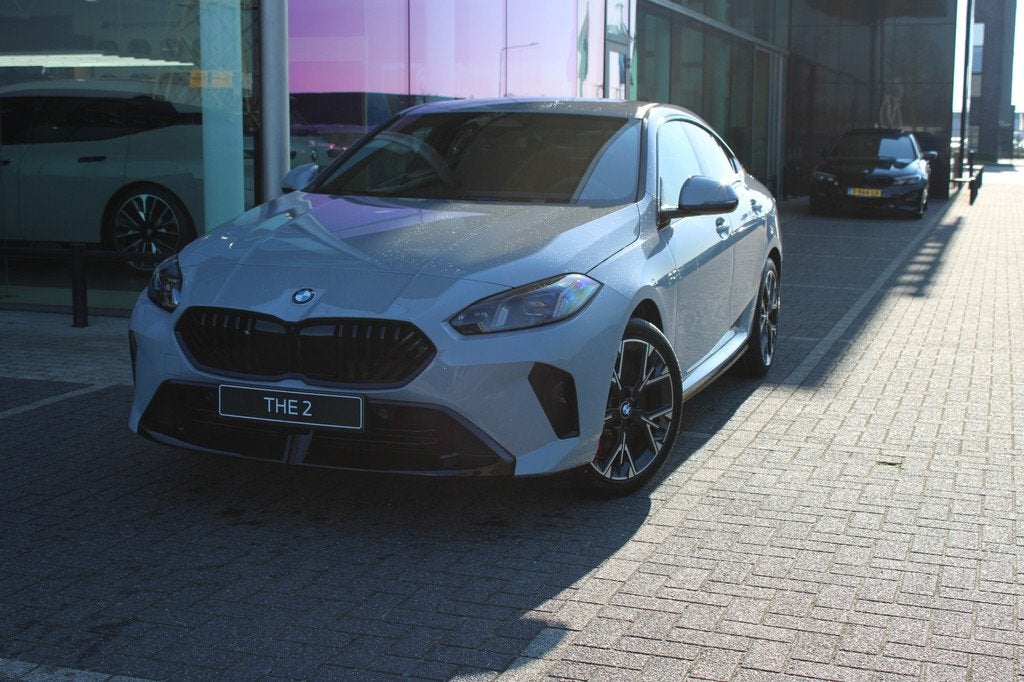 BMW 2 Serie Gran Coupé 220 M Sport Automaat / Achteruitrijc, Auto's, BMW, Metallic lak, Zwart, 156 pk, Bedrijf