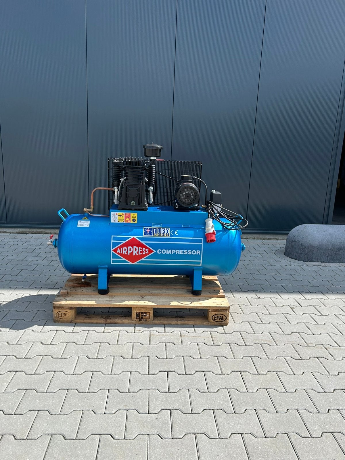 Airpress Compressor K 200-450 – 200 Liter – 15 Bar, Doe-het-zelf en Verbouw, Ophalen, 400 tot 800 liter/min, Zo goed als nieuw