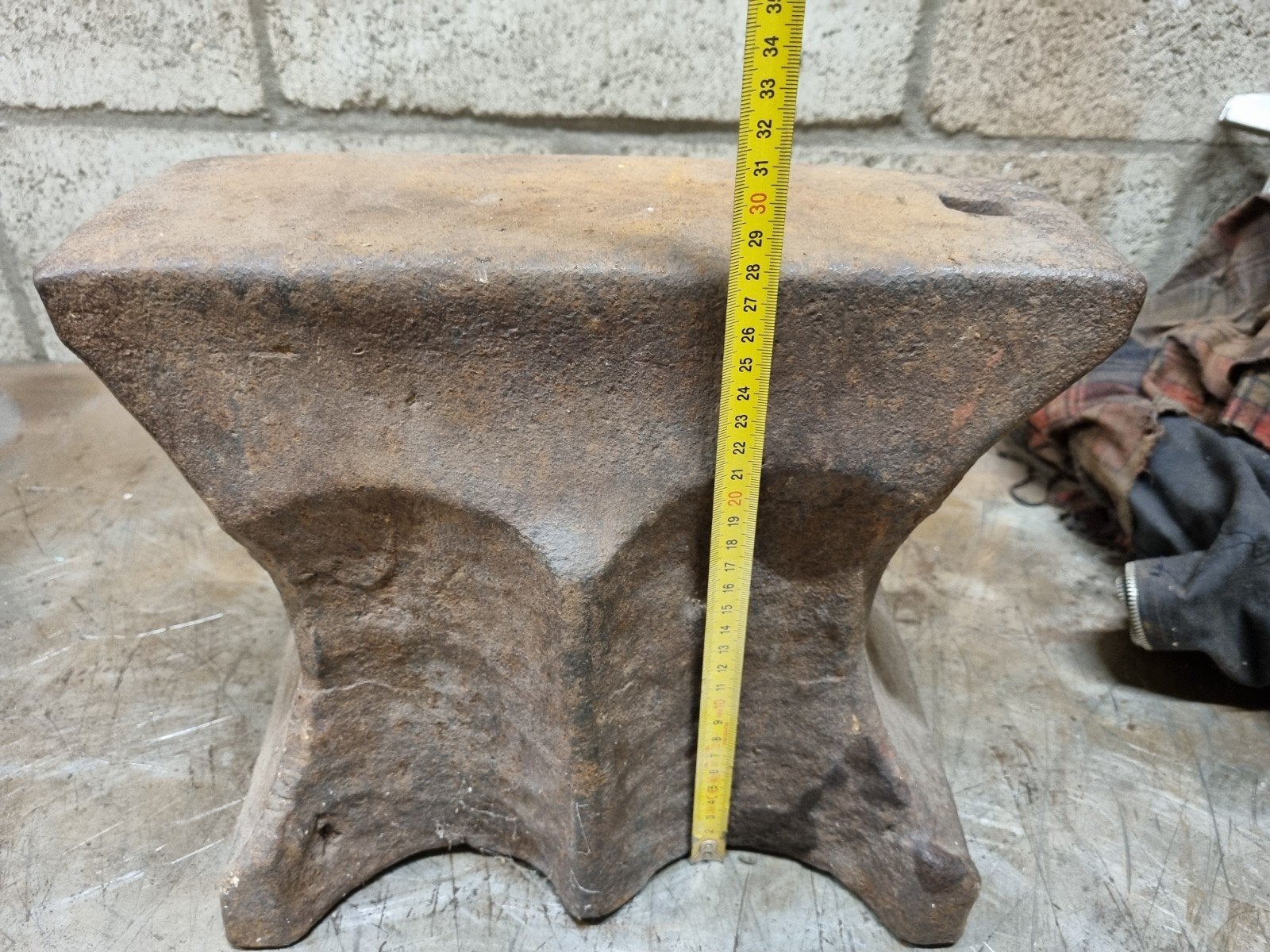 Foto 9 van Kerkraam aambeeld 75 kg, smeden smederij smidse werkplaats