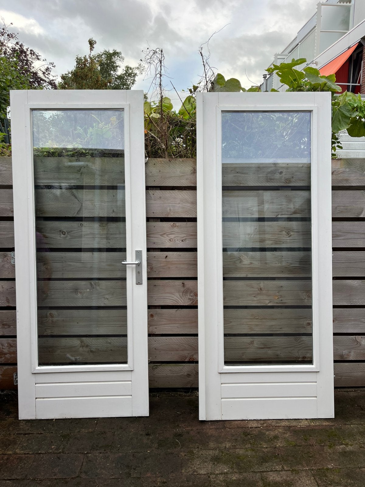 2 Openslaande tuindeuren (p. stuk)  235 cm bij 96 cm, Deurkozijn, Zo goed als nieuw, Inclusief glas, 225 cm of meer