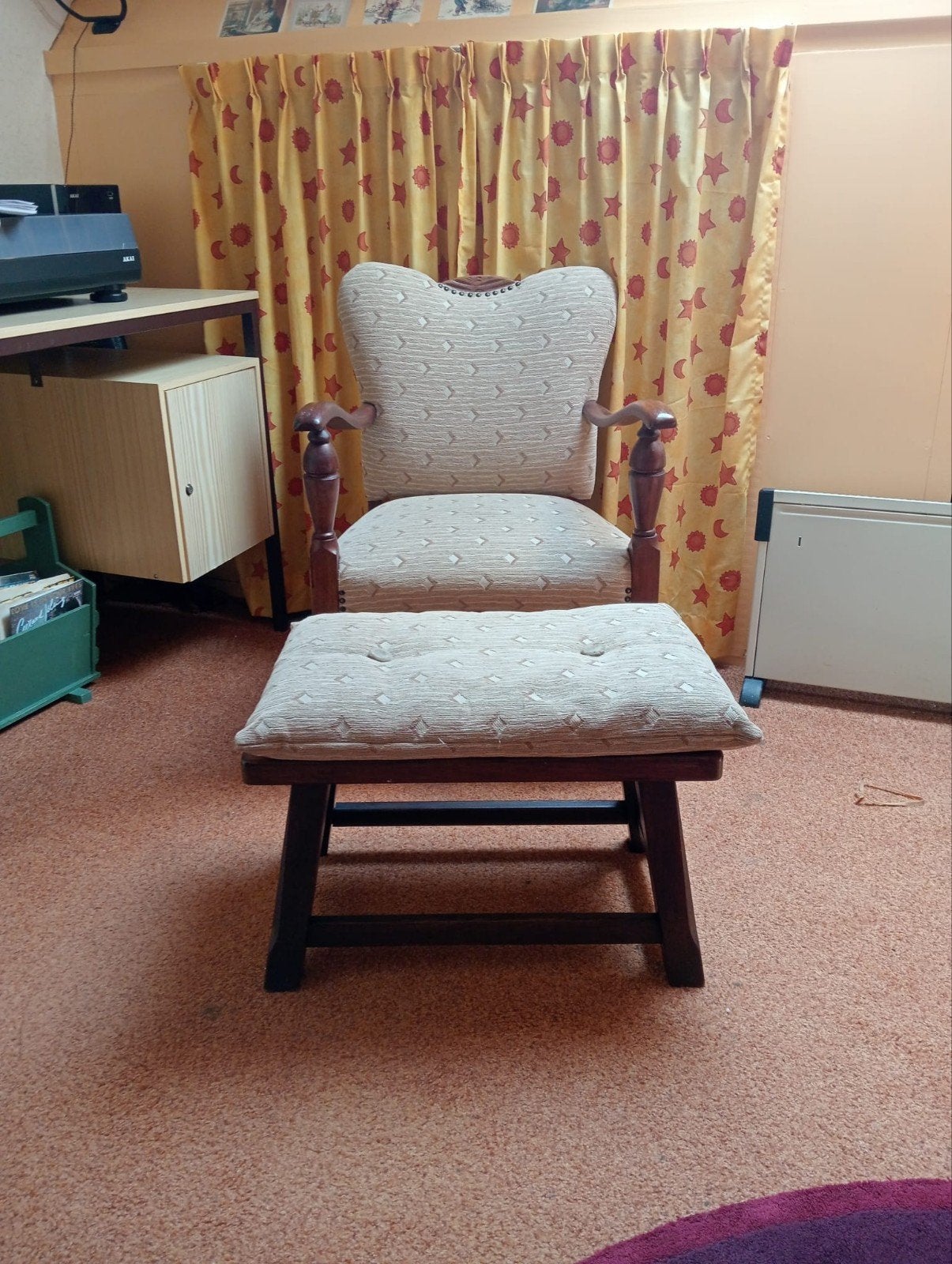 Vintage fauteuil met voetenbankje - Comfortabel en stijlvol, Huis en Inrichting, Fauteuils, Ophalen, Gebruikt, 75 tot 100 cm, Klassiek, Vintage