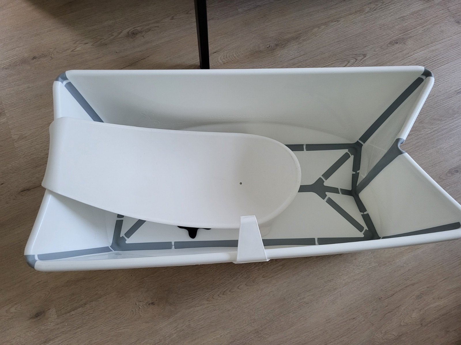 Stokke Flexi Bath opvouwbaar babybadje met badzitje, Kinderen en Baby's, Badjes en Verzorging, Ophalen, Zo goed als nieuw, Badje