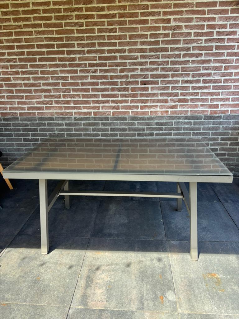 Taupe, grijze tuintafel van aluminium en glas, Tuin en Terras, Ophalen, Zo goed als nieuw, Rechthoekig, Aluminium