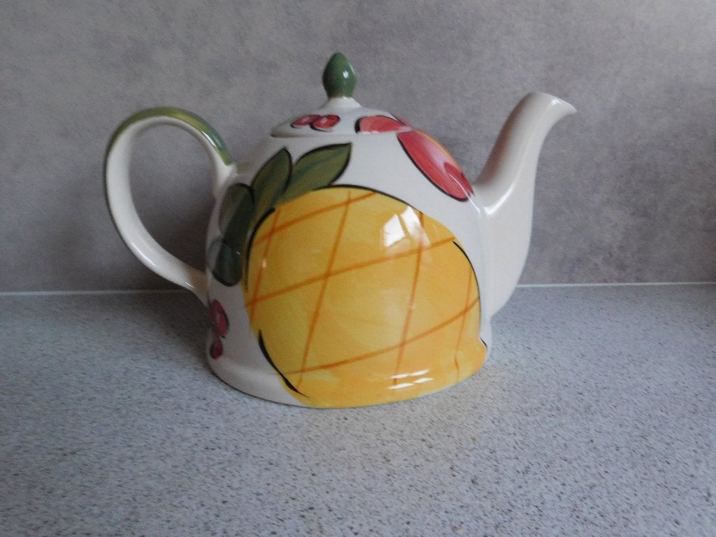 Melitta Theepot 0,7 Ltr. met Fruitdecoratie, Overige merken, Keramiek, Ophalen of Verzenden, Zo goed als nieuw