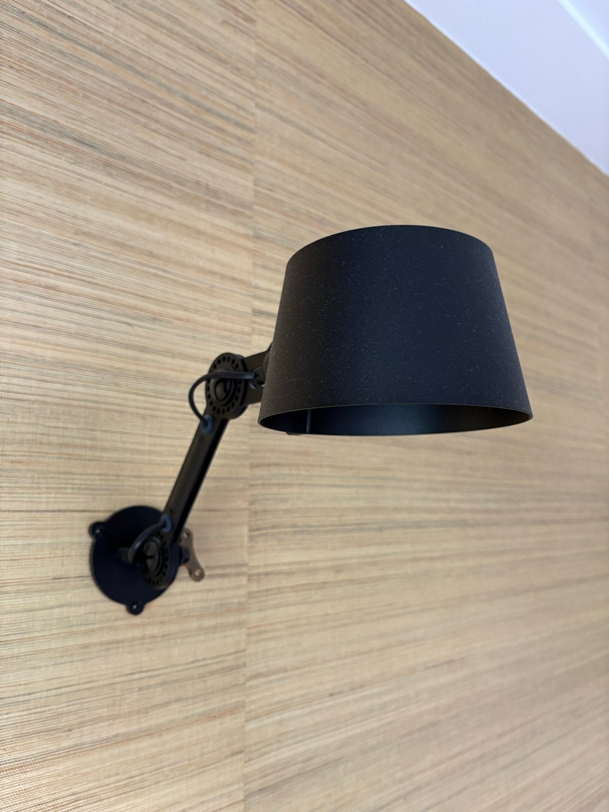 TWEE stuks Tonone Bolt Side Fit Small Wandlamp Zwart, Ophalen of Verzenden, Zo goed als nieuw, Metaal