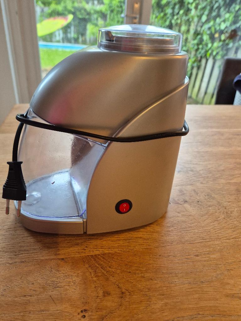 ijs crusher, Ophalen, Zo goed als nieuw