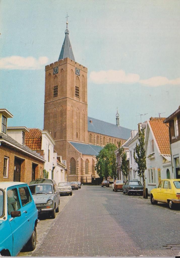 Naarden, Grote kerk met auto's Renault 16, DAF 33 Bestel, Ophalen of Verzenden, 1960 tot 1980, Gelopen, Noord-Holland