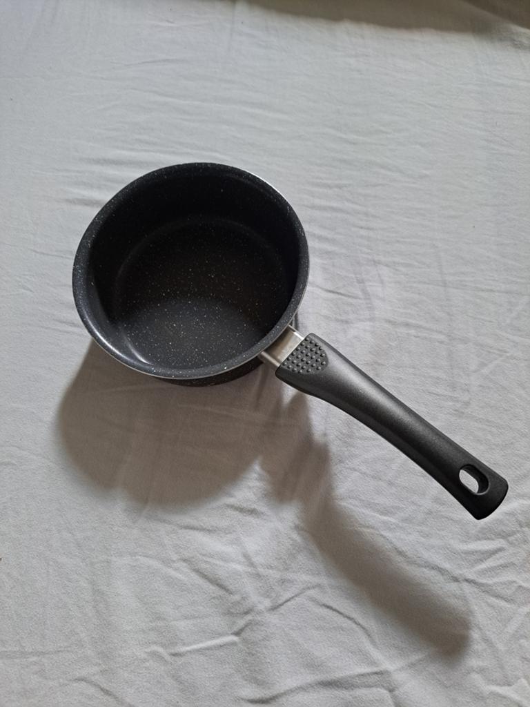 Kleine kookpan met antiaanbaklaag, 16 cm, Kookpan of Snelkookpan, Gebruikt, Aluminium, Ophalen of Verzenden