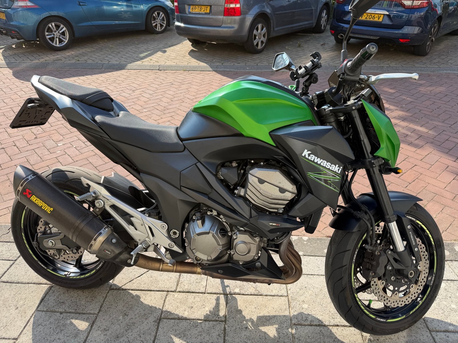 Kawasaki Z800e - 2014 - Naked Bike met Akrapovic uitlaat, Motoren, 4 cilinders, Gebruikt, Particulier, Meer dan 35 kW